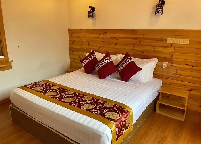 New Breeze Thoddoo Inn